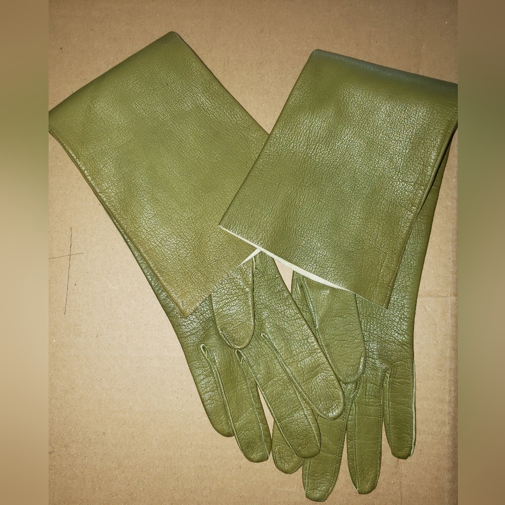 Made in france 4 B. Altman kid leather olive green opera gloves